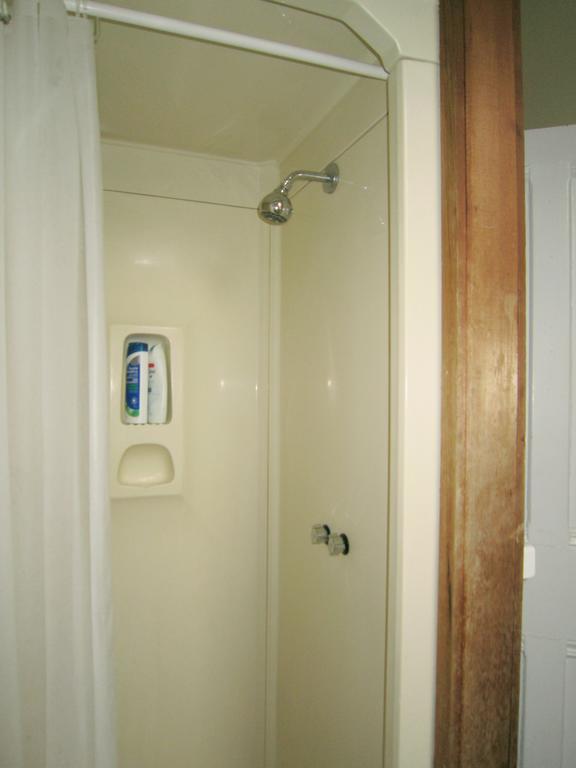 Spadina 11 Guest house