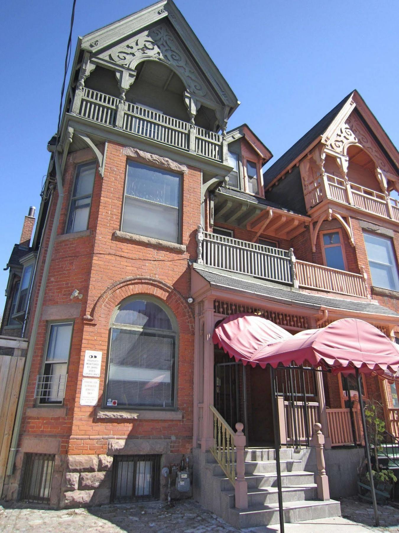 Spadina 11
